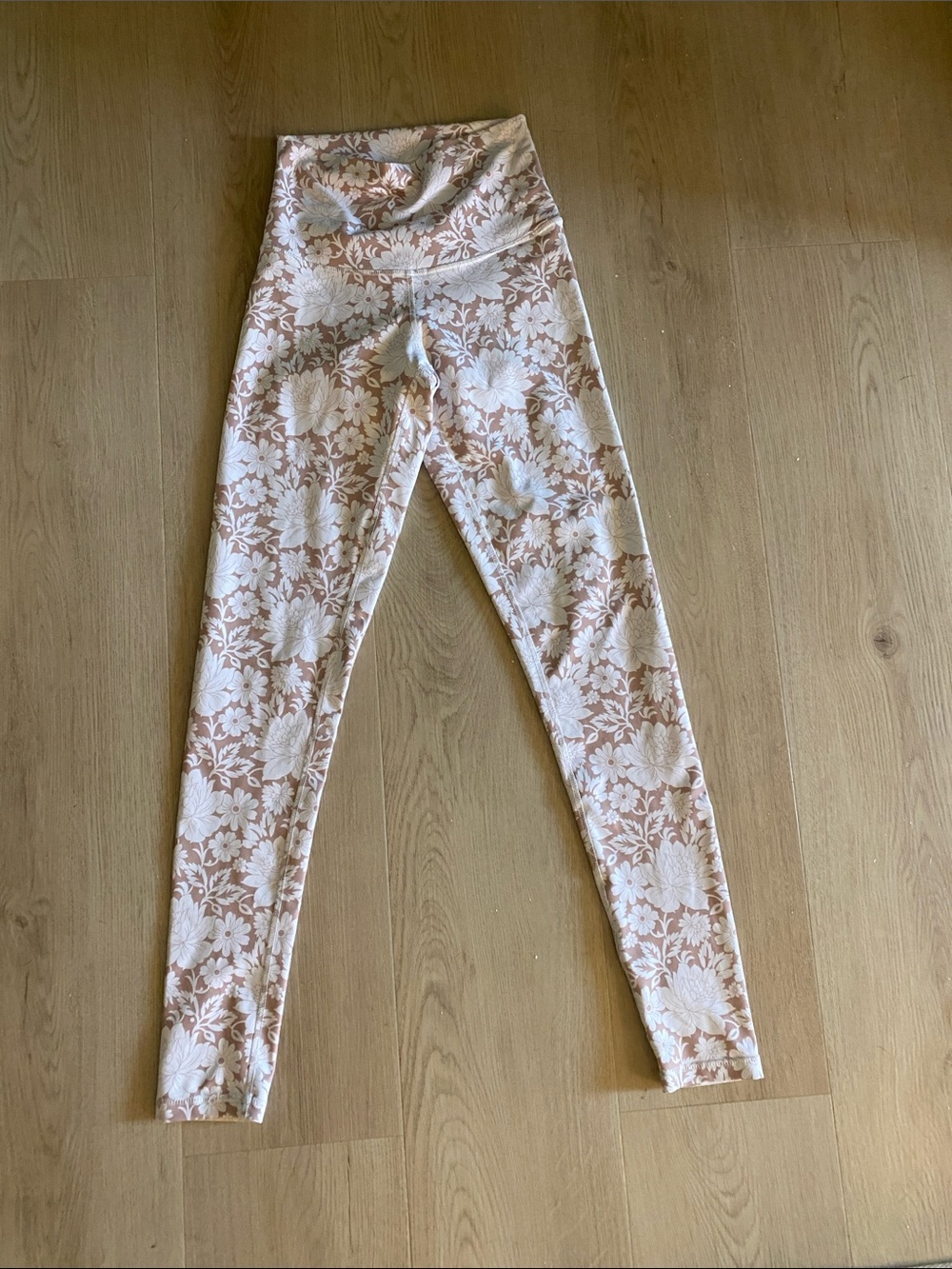 Define your inspiration Women's High-Waist Floral Leggings